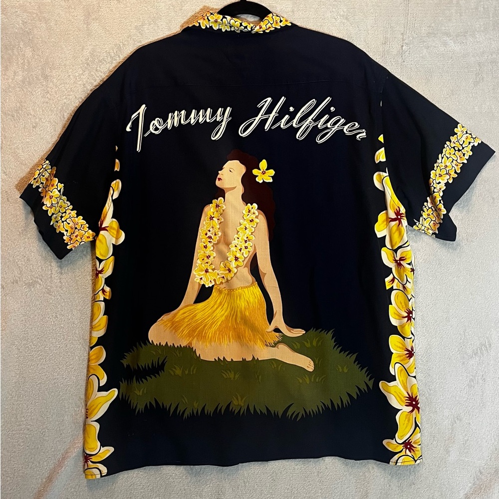 Vintage TOMMY HILFIGER Camp Shirt Size Large Black Hawaiian Hula Girl Lei Rayon